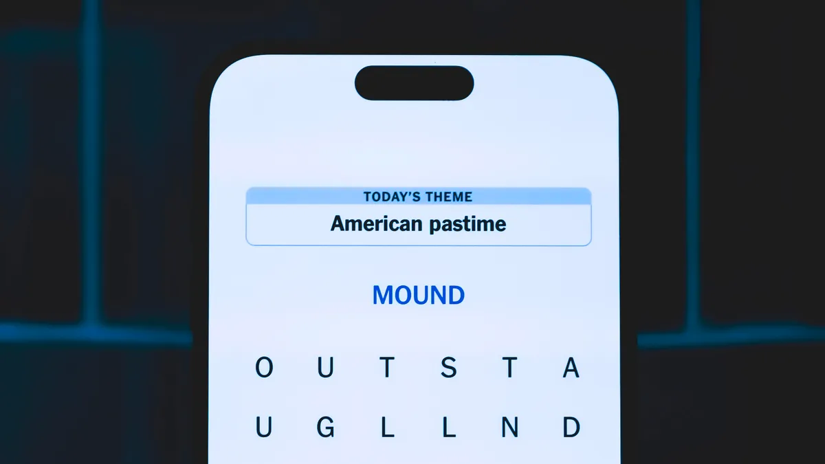 تلميحات وإجابات لغز Strands ليوم 4 يوليو