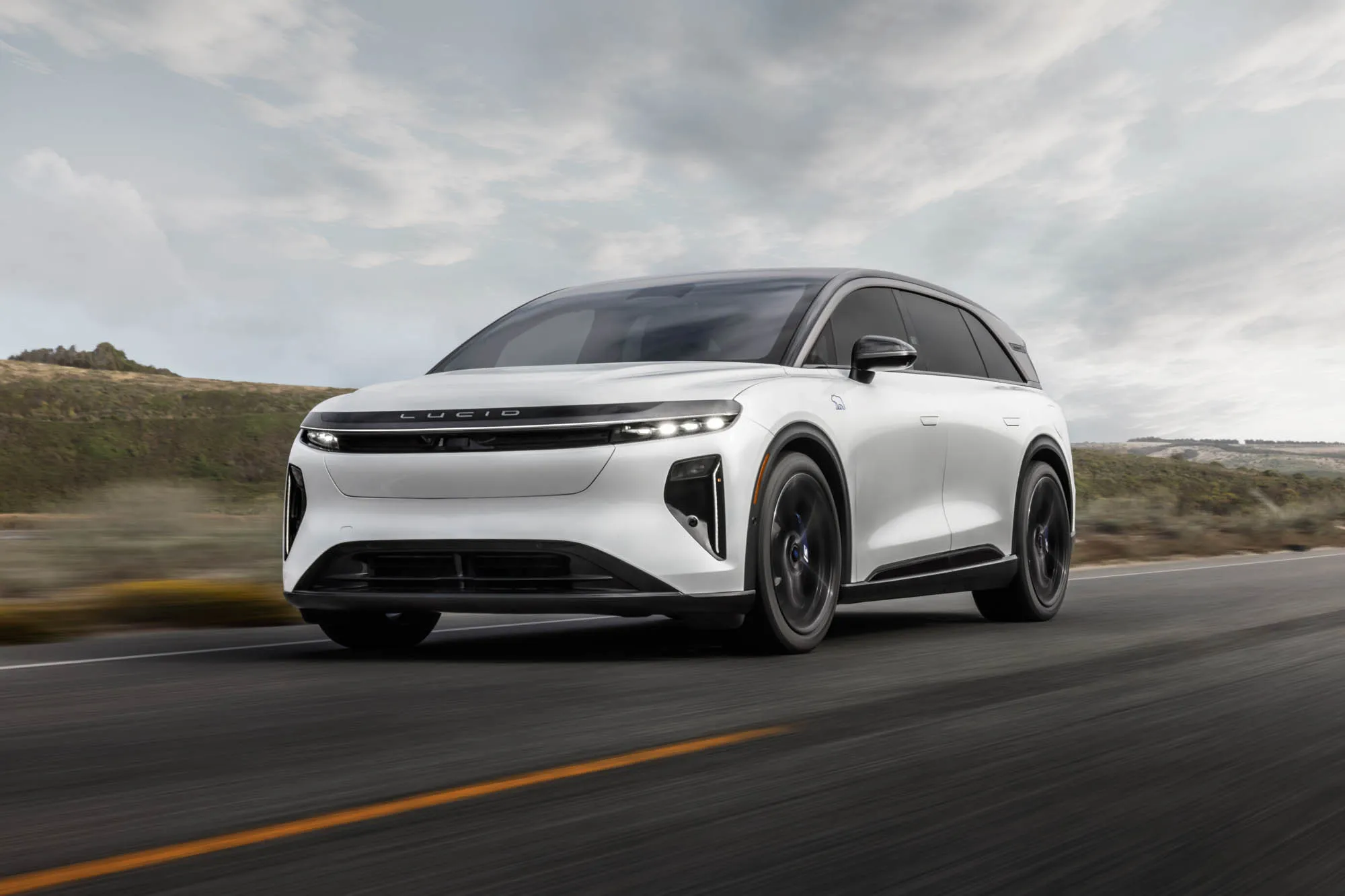 Lucid Gravity GT-С يسوي 60 ميل في الثانية 3.1، يمكن للركاب الذهاب 7