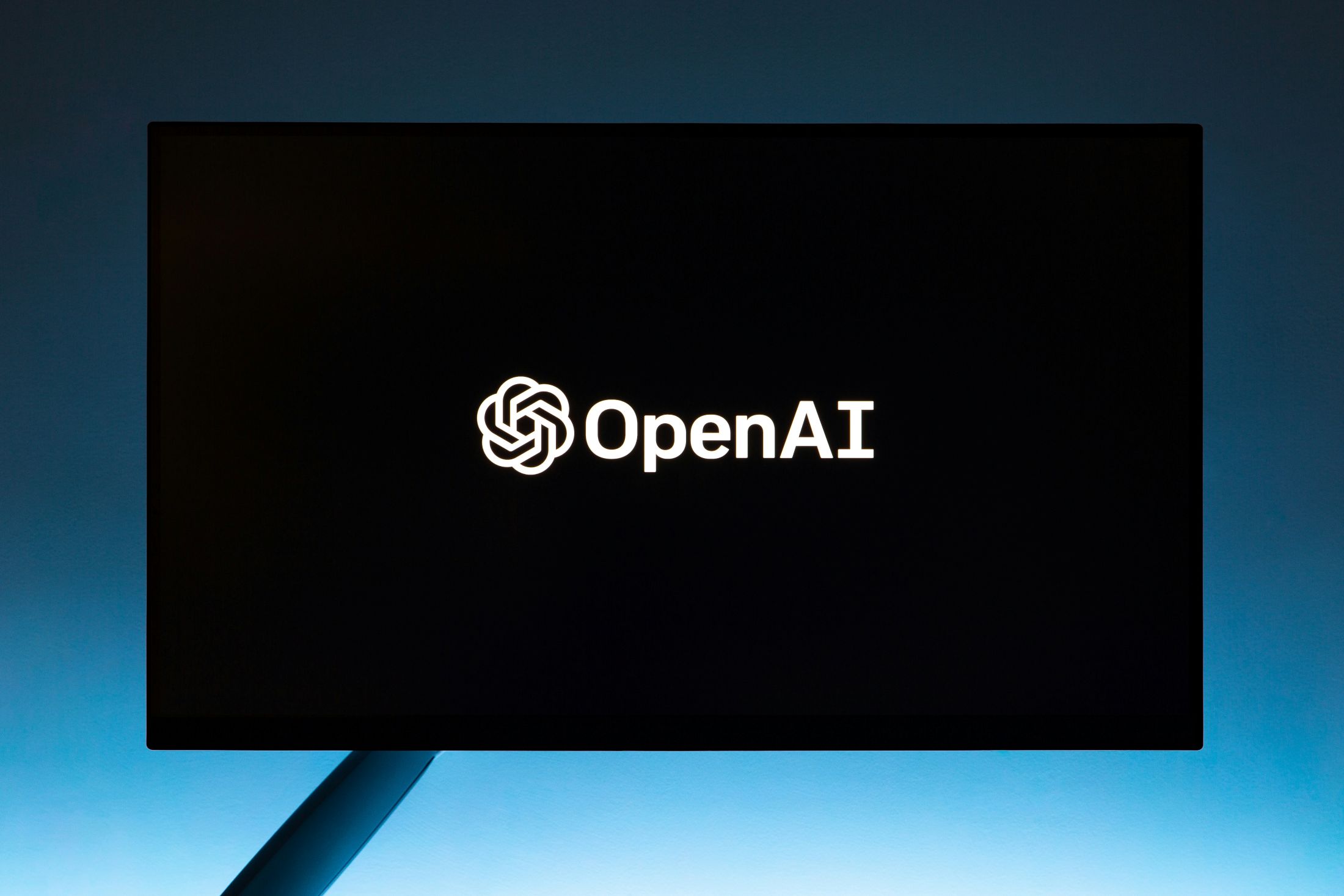 OpenAI ترسم خارطة حوكمة آمنة للذكاء الاصطناعي المؤسسي