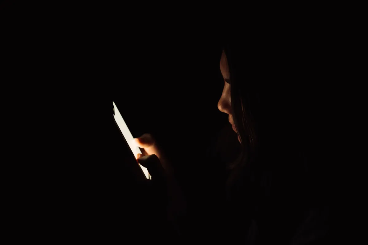 ميزات أمان تحمي هاتفك من برامج التجسس