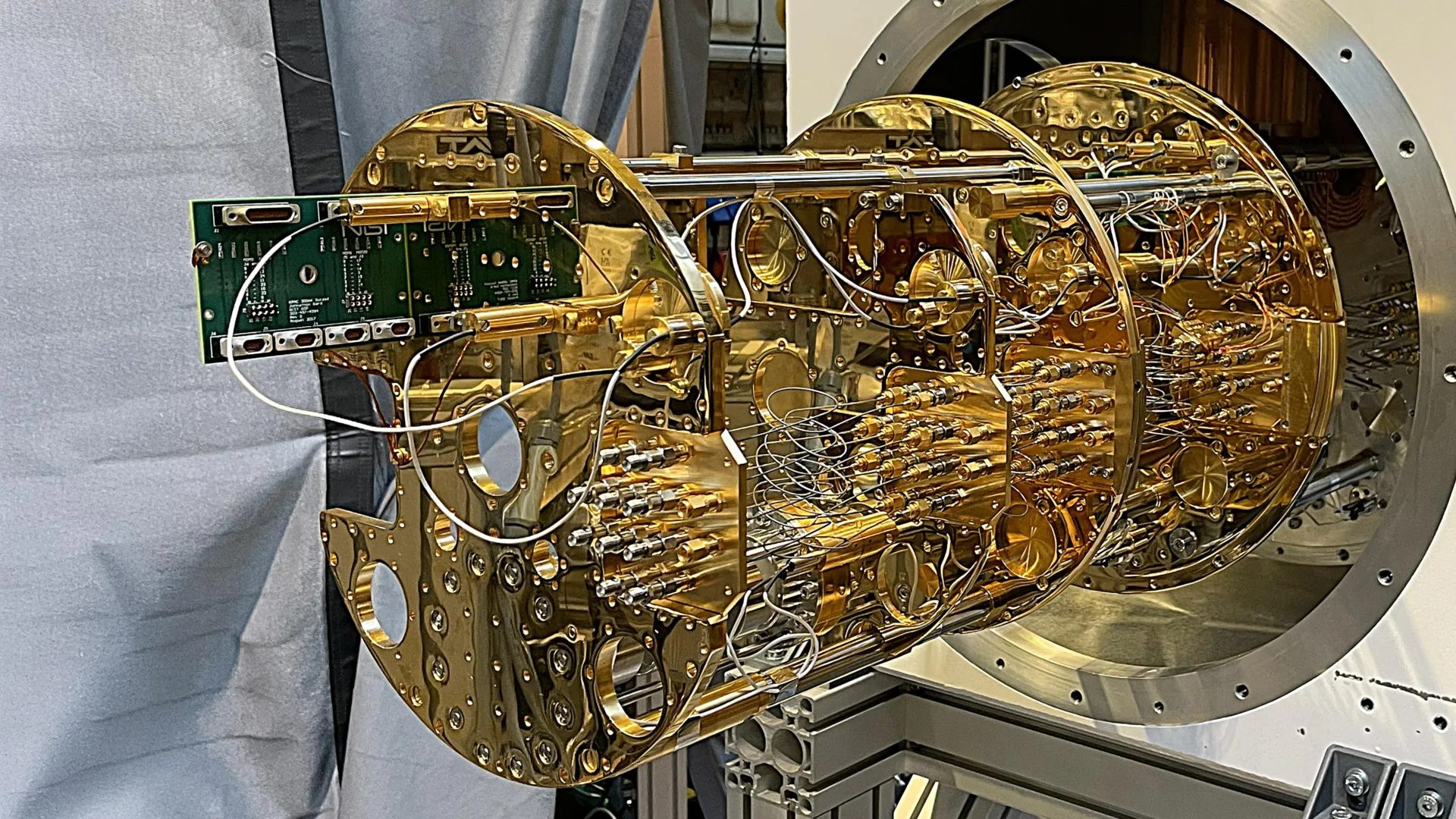 New superconducting X-ray detector is up to 1,000 times more sensitive
